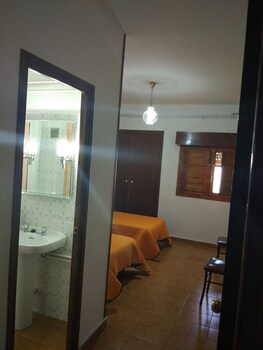 Hospederia Montes Bathroom Sink