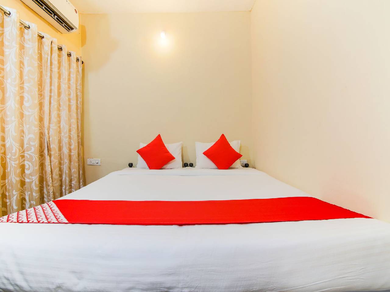 Oyo 7686 Rose Garden Standard Rooms 