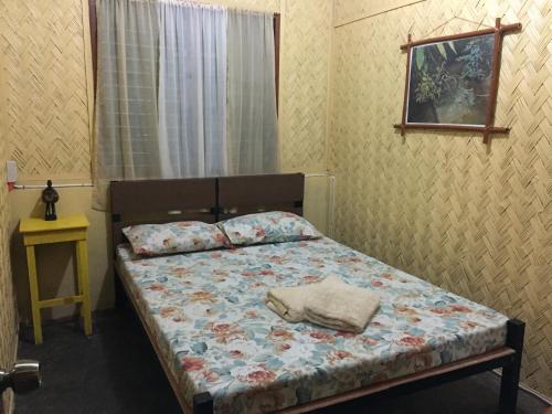 The Yellow House Coron ( یلوو هاوس كورون) 