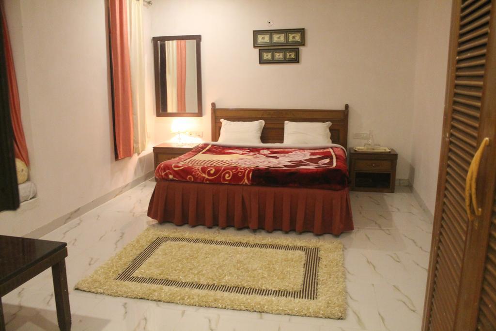 Hotel Rajgarh 