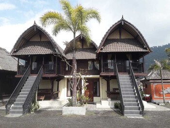 Batur Lakeside Huts Exterior