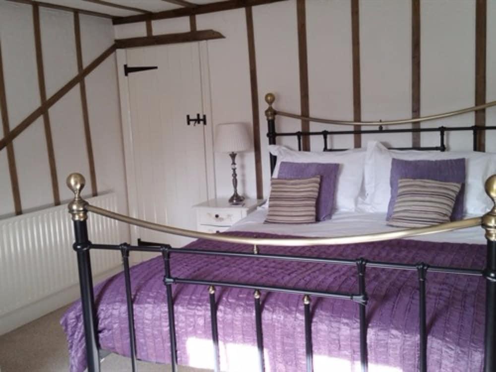 Woodleys Farm House 