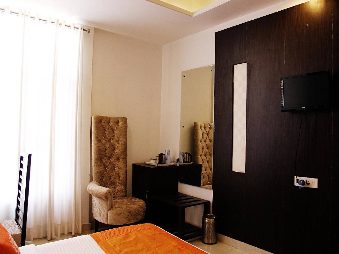 Oyo Premium Mia 