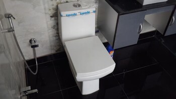 Pali Residency Noida Bathroom