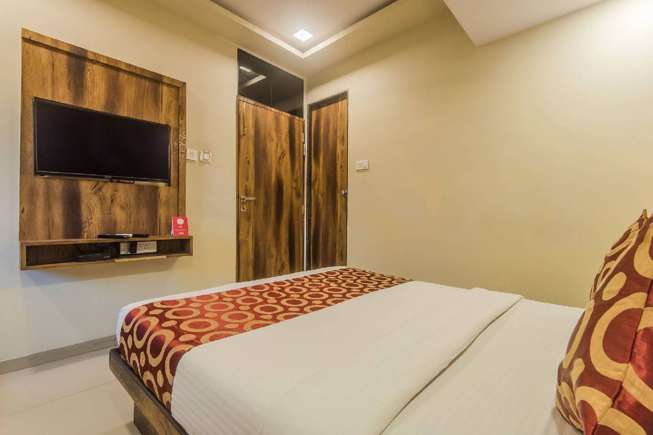Oyo 9983 Hotel Golden Park 