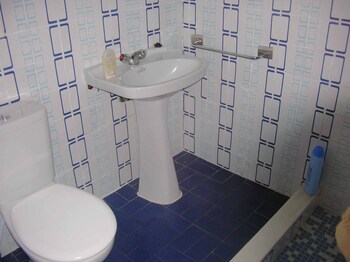 Apartamentos Ranas Bathroom