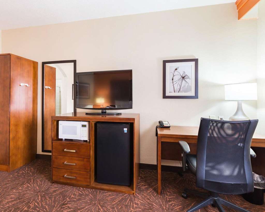 Comfort Inn East 