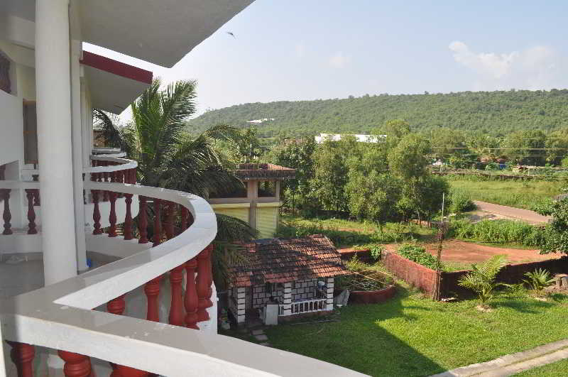Oasis Beach Resort General view