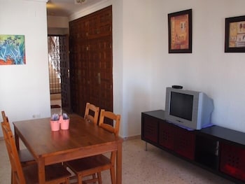 Bungalow El Palmar 01 In-Room Dining