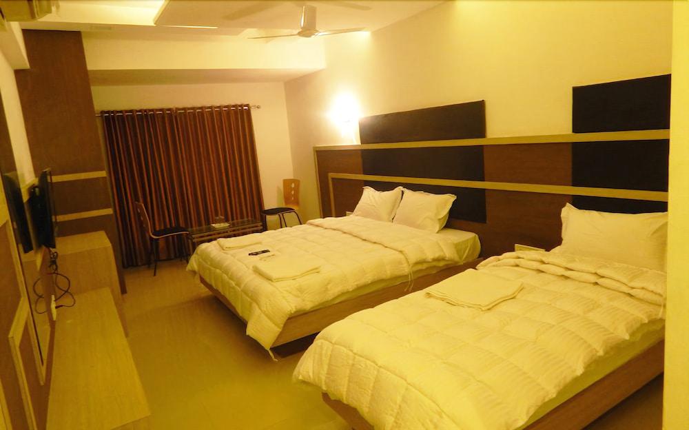 Hotel Vraj Inn 