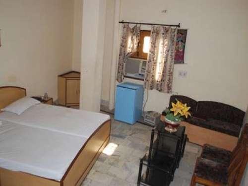 Muskan Hotel 