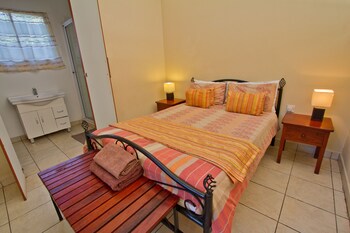 Mose Street Apartments Guestroom