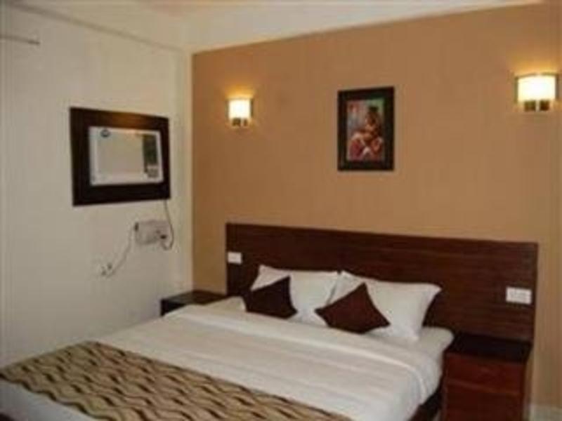 Clarks Inn Corbett Resort & Spa Corbett Room