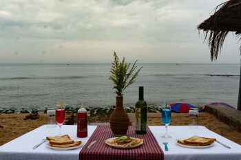 Vista Praia Beachfront Cottages Breakfast Area