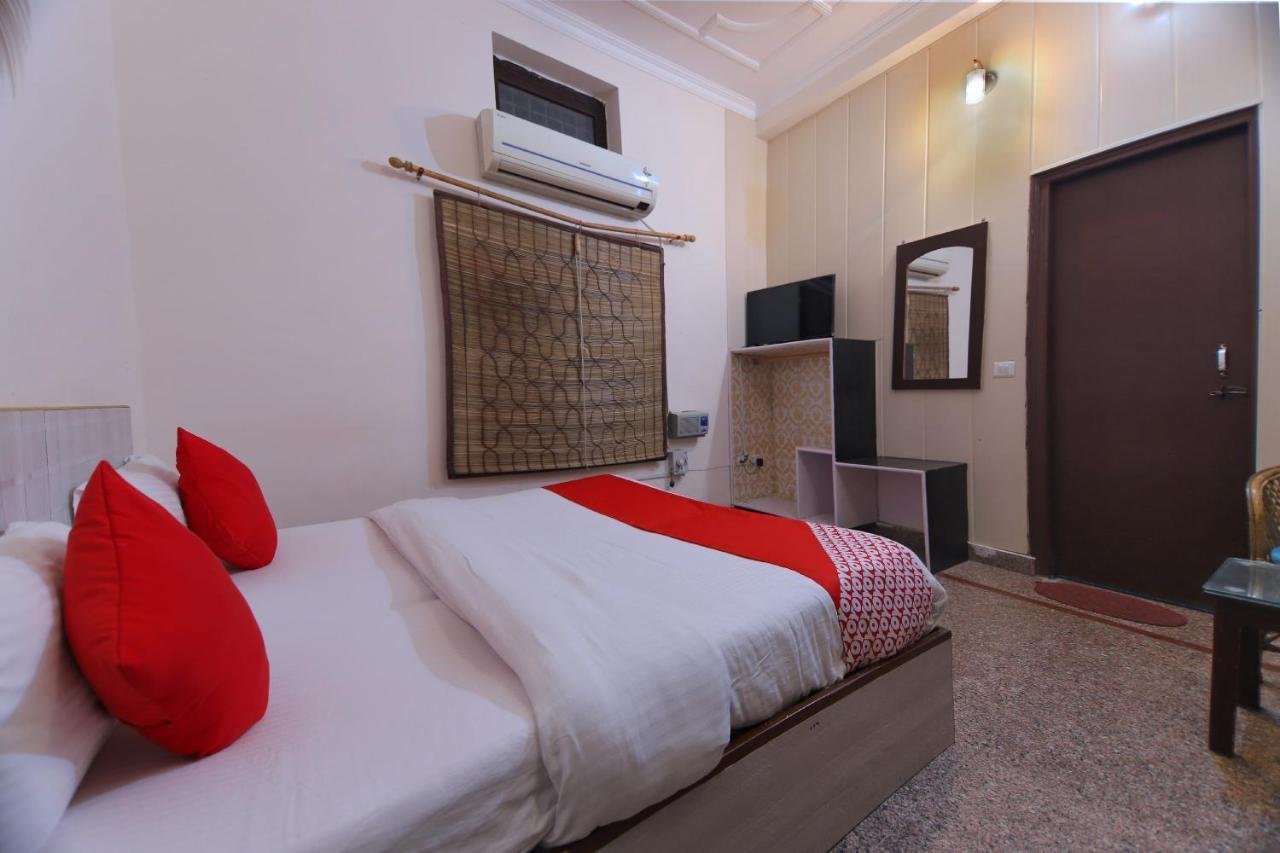 Oyo 8988 Radha Krishna Guest House 