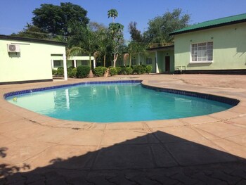 Richland Lodge Motel Pool