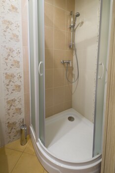 Rus Hotel Bathroom