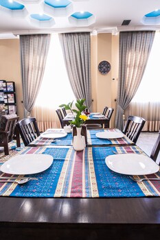 Shah Palace Hotel 