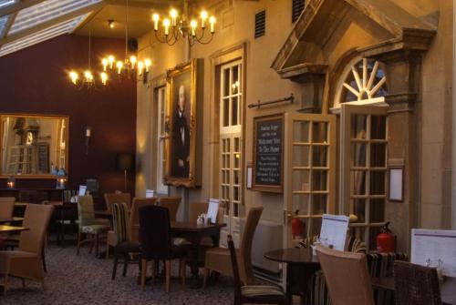 Manor Hotel 