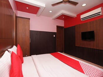 Oyo 11061 Hotel Awesome In-Room Amenity
