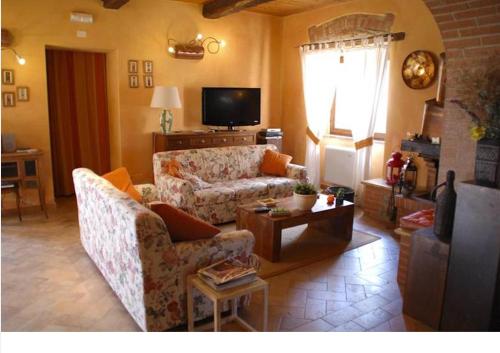 Villa Podere Castello (ویلا پودر كاستلو) 