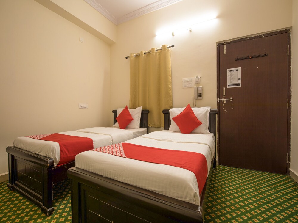 Oyo 13162 Swiss Legrand Guestroom