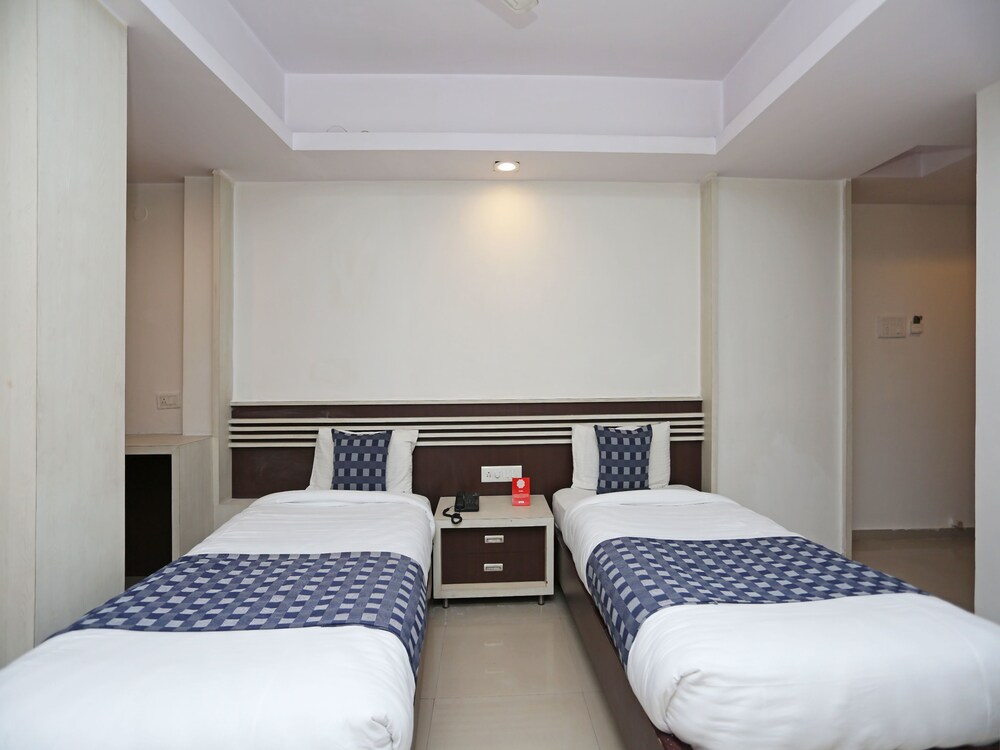 Oyo 4312 Hotel Park Street Guestroom
