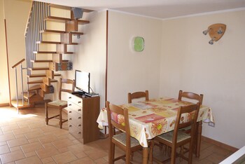 Nina & Berto Guestroom