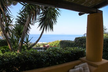 Hotel Ravesi Water view