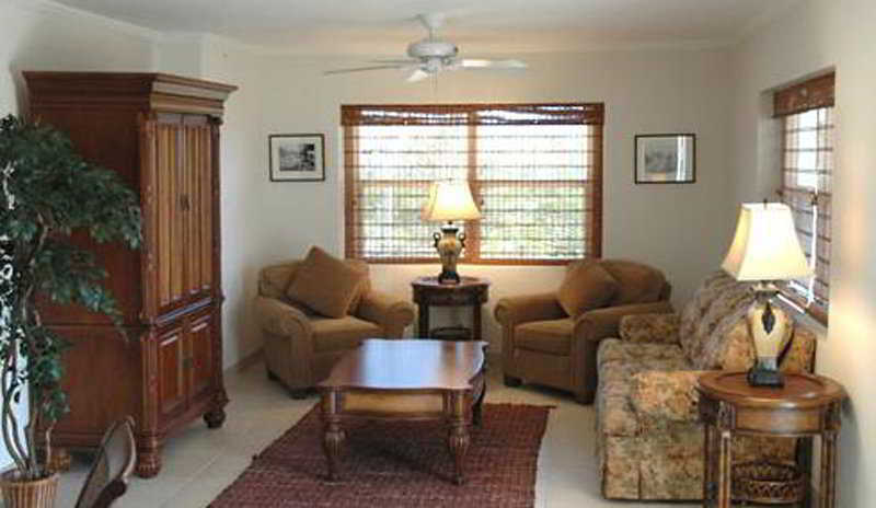 Hut Pointe Room