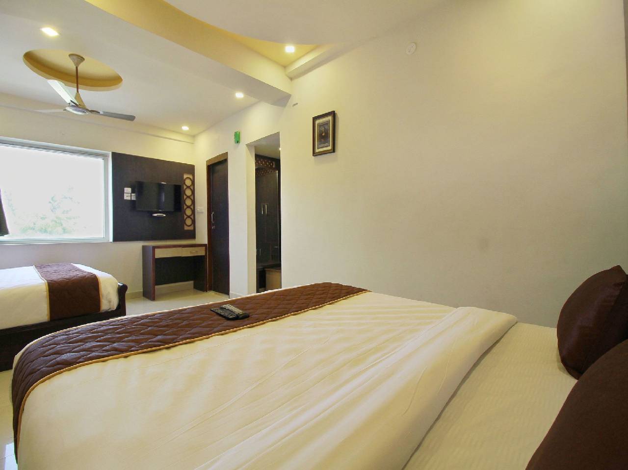 Oyo 11489 Pkn Classic Regency 