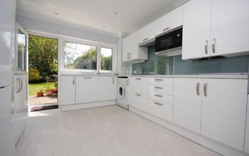 Still Waters Emsworth 205652 In-Room Kitchen
