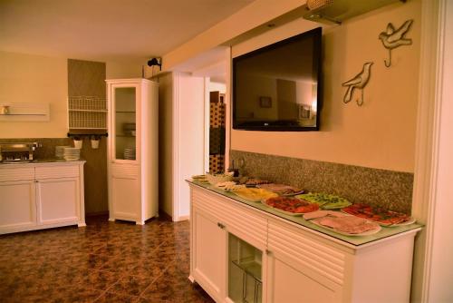 Polaris Hotel Rooms & Apartments 
