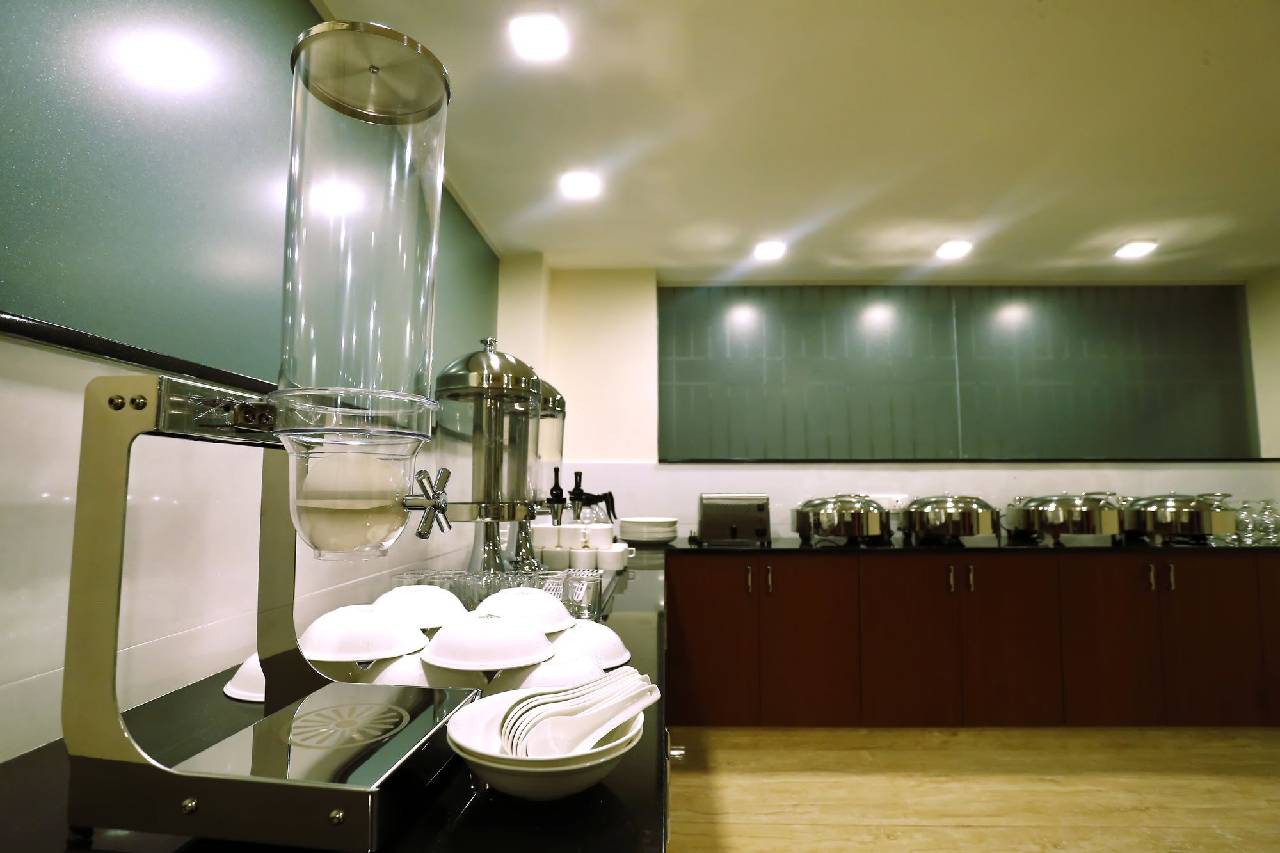 Breeze Suites 