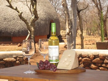 Nona Lodge Guestroom