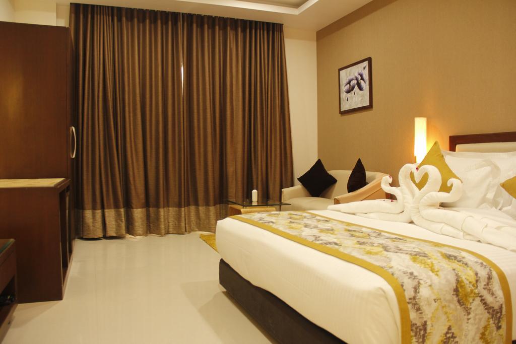 Rudraksh Club & Resort 