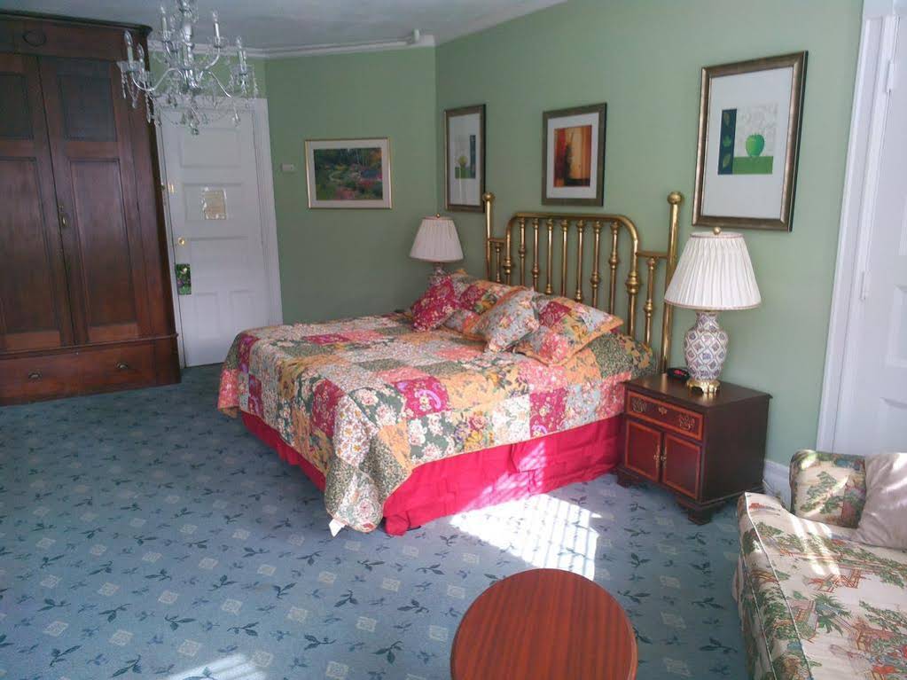 463 Beacon Street Guest House 