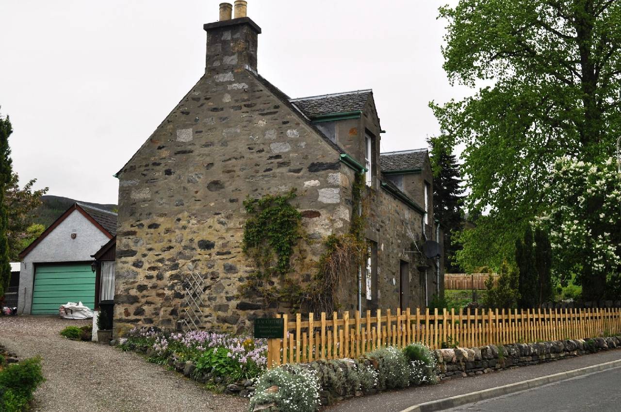 Moulin Hotel (مولین هتل) 