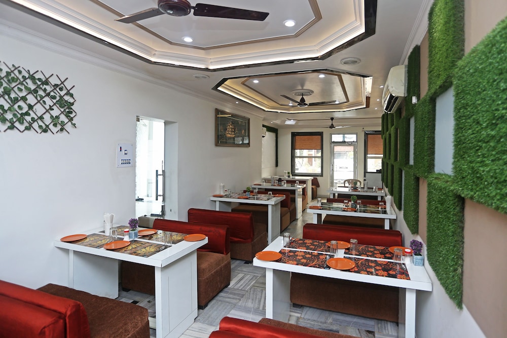 Oyo 9368 Hotel Pratap Restaurant