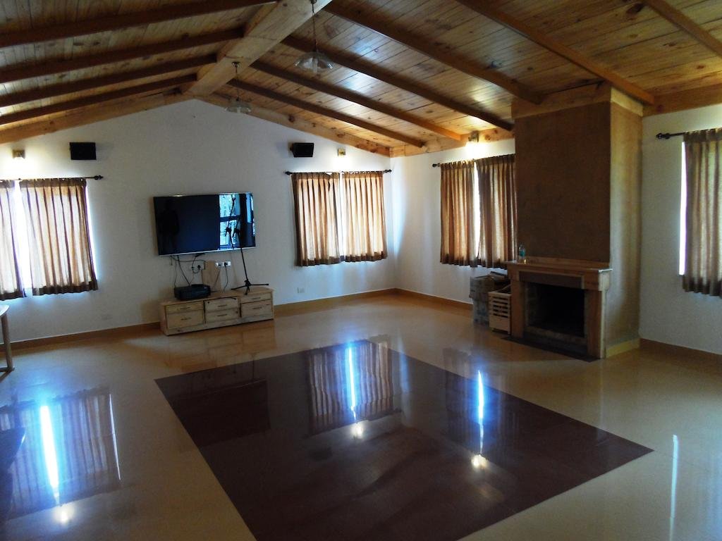 Altius Nest Hotel 
