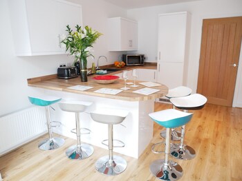 Town House Apartments Guestroom