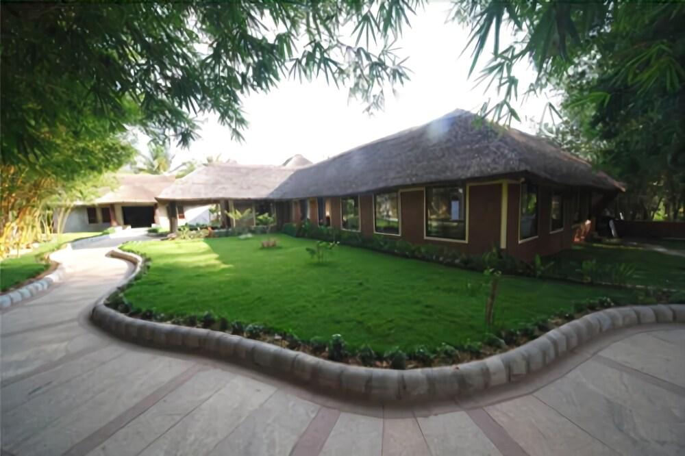 Hoysala Village Resort 