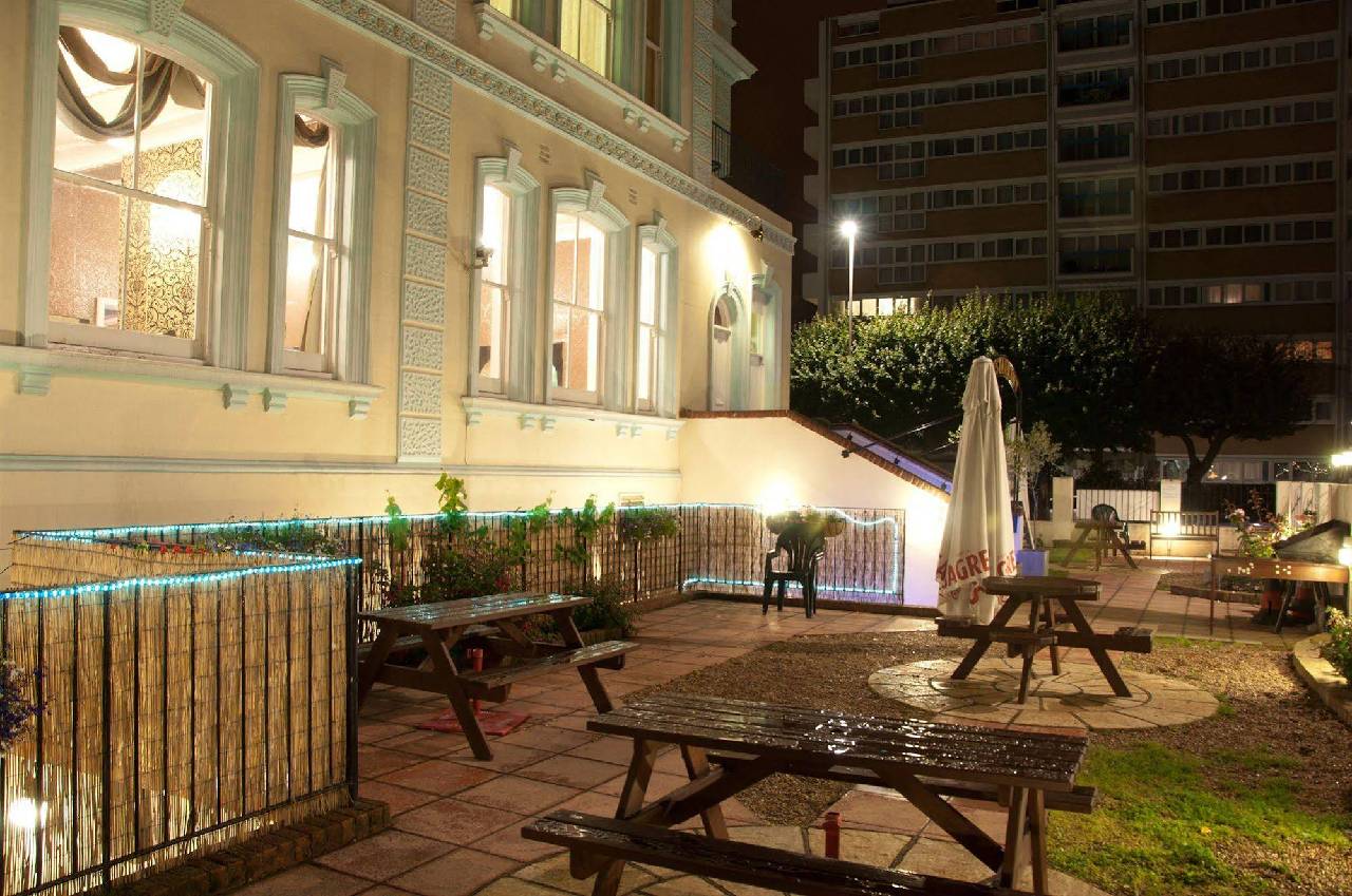 Vernon Guesthouse (ورنون گست هاوس) 