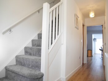 Town House Apartments Guestroom