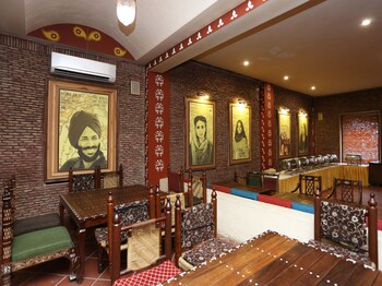 Oyo 16565 Karnal Haveli Restaurant