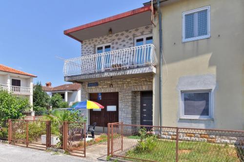Aquamarine House With Apartment 