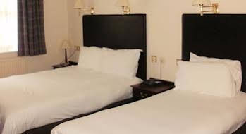 Highwayman Hotel (هایویمان هتل) 