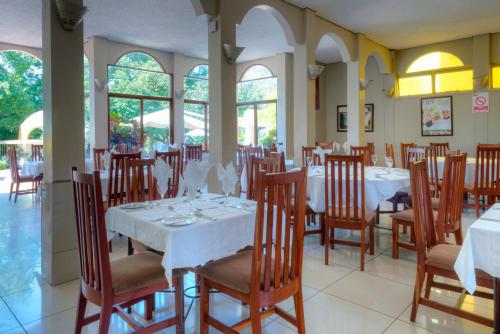 Victoria Falls Rainbow Hotel 