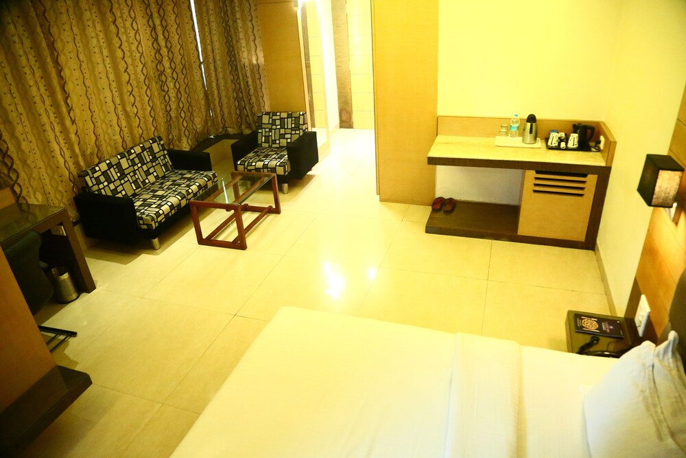 Castle Inn Guestroom