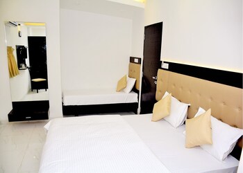 Hotel Bkc Palace Living Room